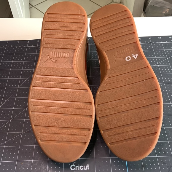 Puma brand men’s sneaker shoes size 9 - Picture 3 of 3